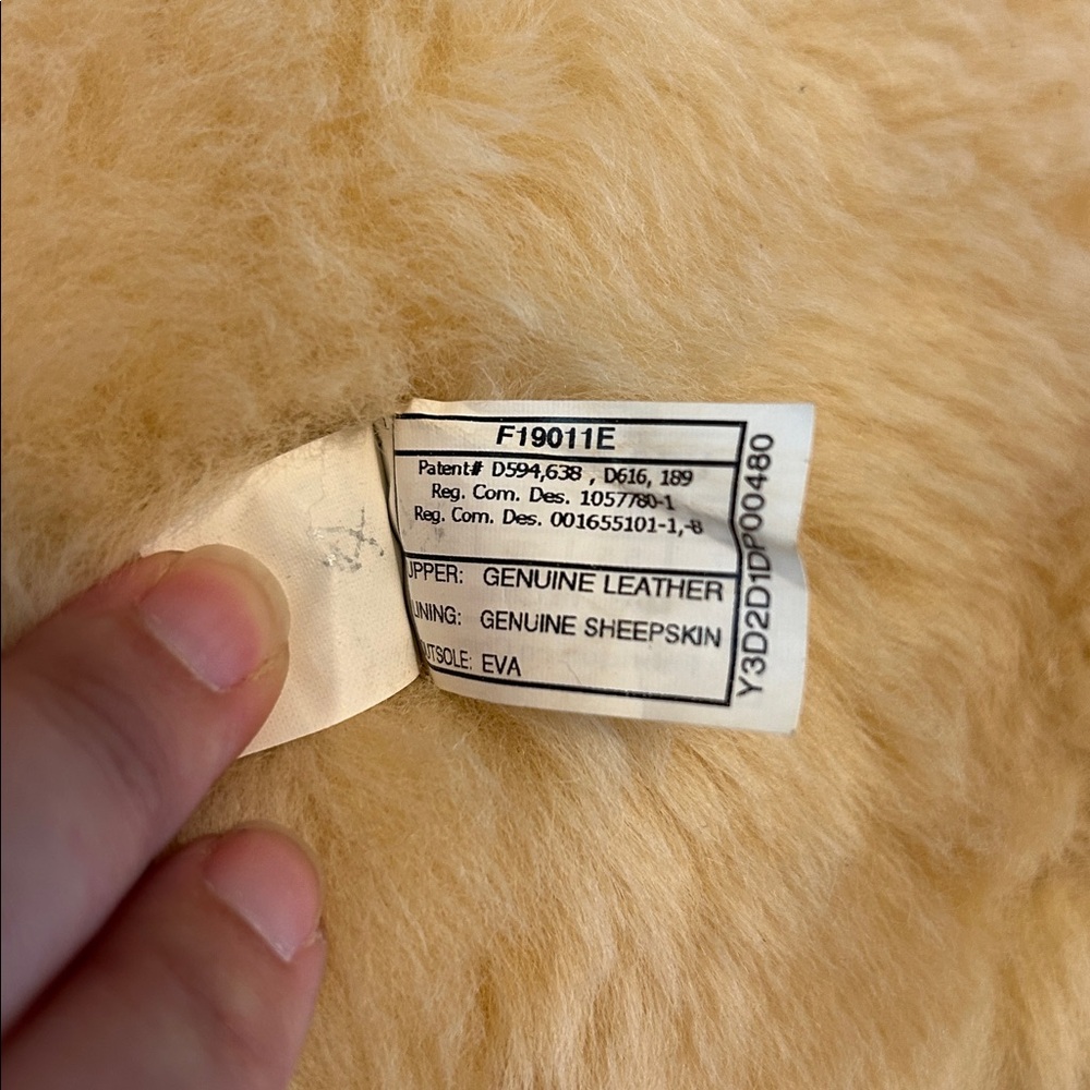 UGG Bailey Button Triplet in Chestnut - Size 7 - Picture 10 of 11